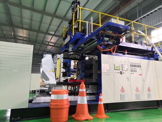 100L Small Barrel Plastic Road Barrier Blow Molding Machine 700kg/H